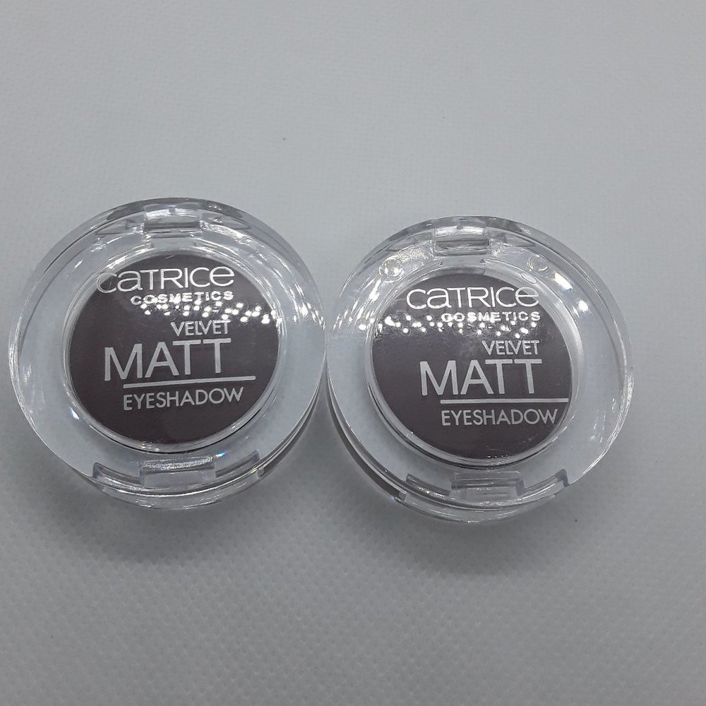 Lot of 2 Catrice Cosmetics Velvet Matt Eyeshadow, 040 Al Burgundi